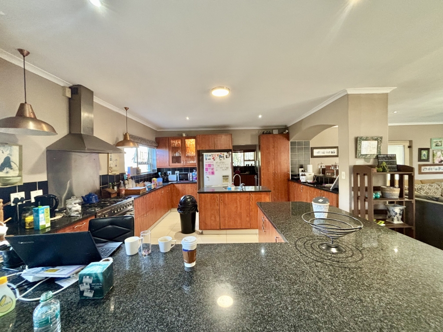 5 Bedroom Property for Sale in Vierlanden Western Cape